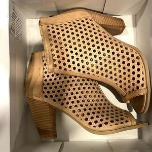 Report Raemon Heeled Sandal Bootie